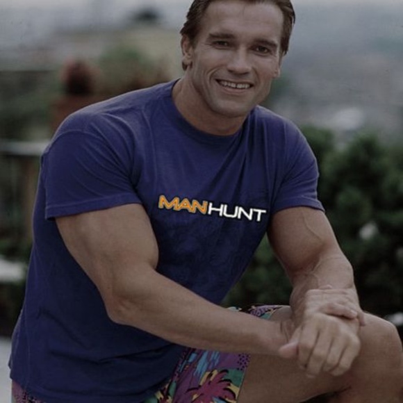 Manhunt T Shirt Large 100% cotton preshrunk Gently worn - Picture 1 of 3